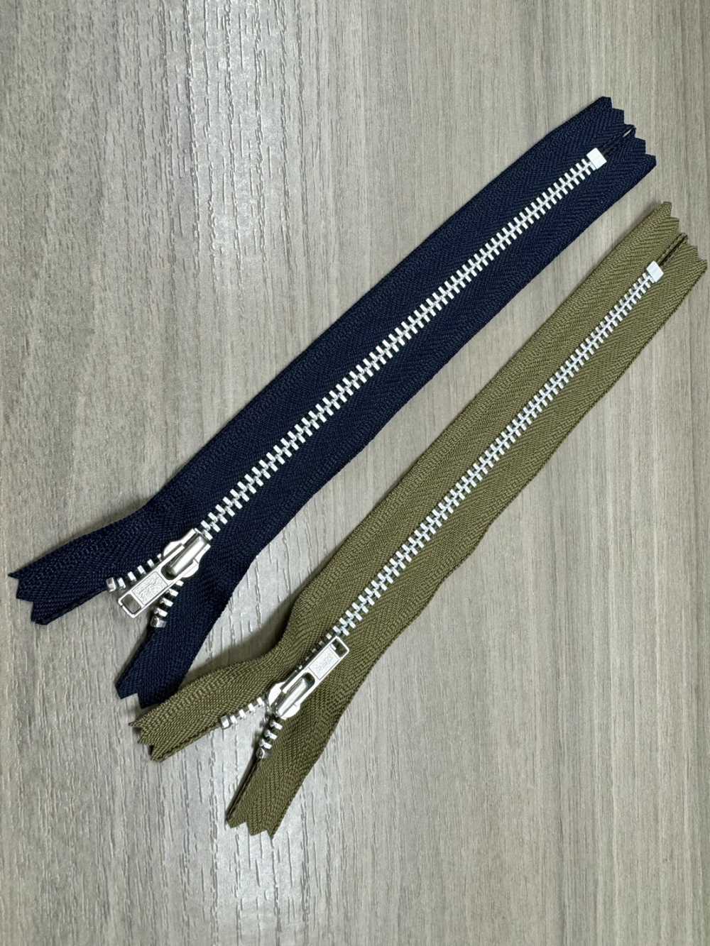3YANC-OUTLET YZiP® سحاب (ألومنيوم) مقاس 3 مغلق [أوتلت] YKK