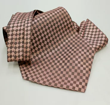 MS-5007 طقم ربطة أسكوت مربوطة يدويًا ومنديل جيب بنقشة مربعات وردية[مستلزمات رسمية] Yamamoto(EXCY)