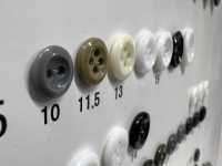 155 Giraffe زر من راتنج اليوريا بأربع فتحات لامع[أزرار] Giraffe Buttons (Ayaori Button Industry) صور إضافية